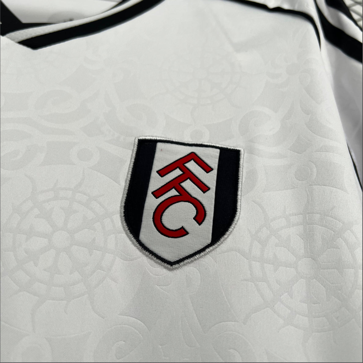25/26 Fulham jersey de local